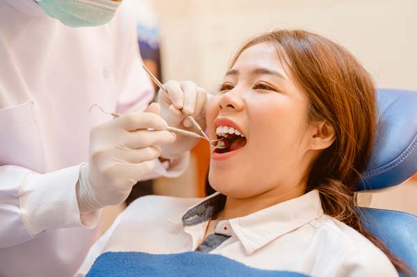 How A Restorative Dentist Can Repair Your Teeth